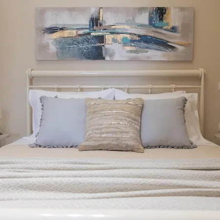 Milk And Honey Apartment *